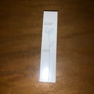 Amway Artistry replenishing eye cream